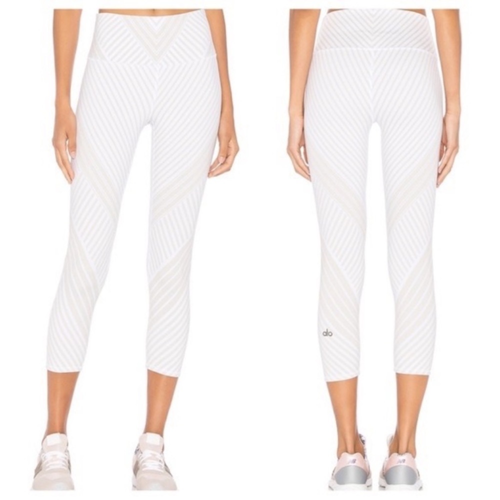 ALO Yoga White Striped High-Rise Cropped Leggings